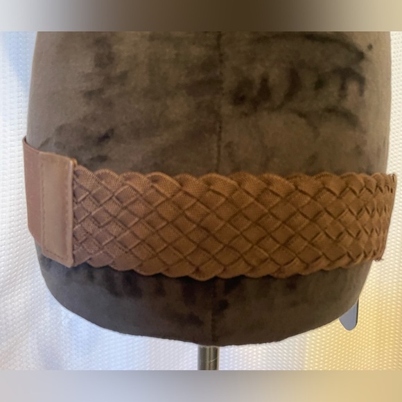 George Brown 2” Stretch Belt With Gold Buckle Size S/M NWT - Picture 5 of 6